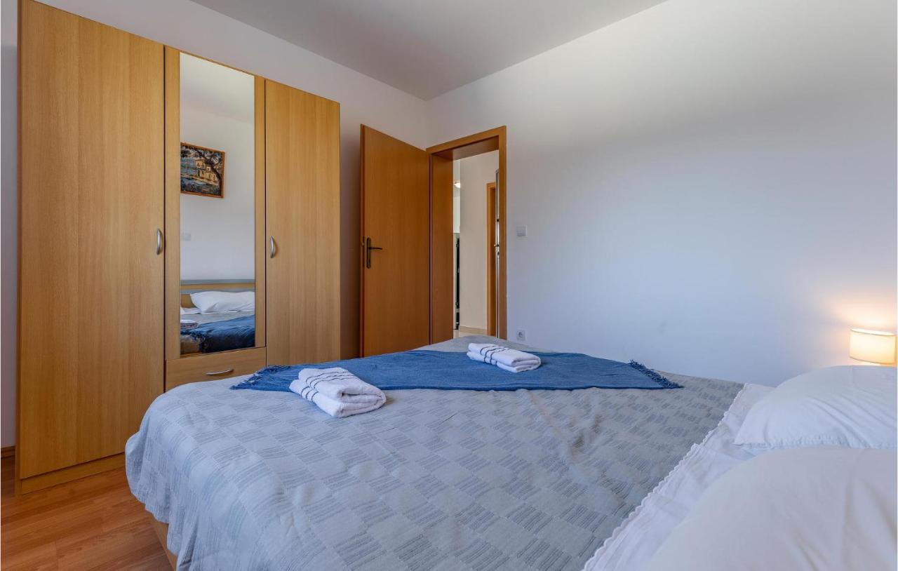 Lovely Apartment In Medulin With Kitchen Exteriér fotografie